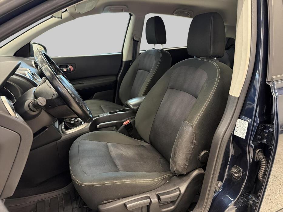 NISSAN Qashqai 2012