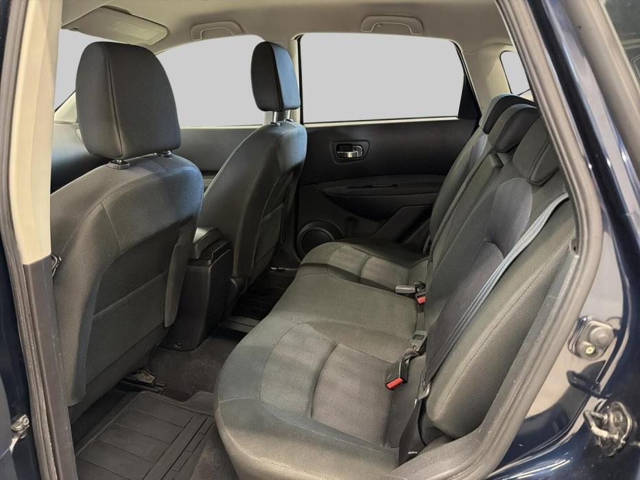 NISSAN Qashqai 2012