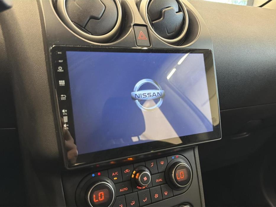 NISSAN Qashqai 2012