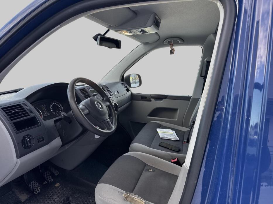 VOLKSWAGEN Transporter 2015