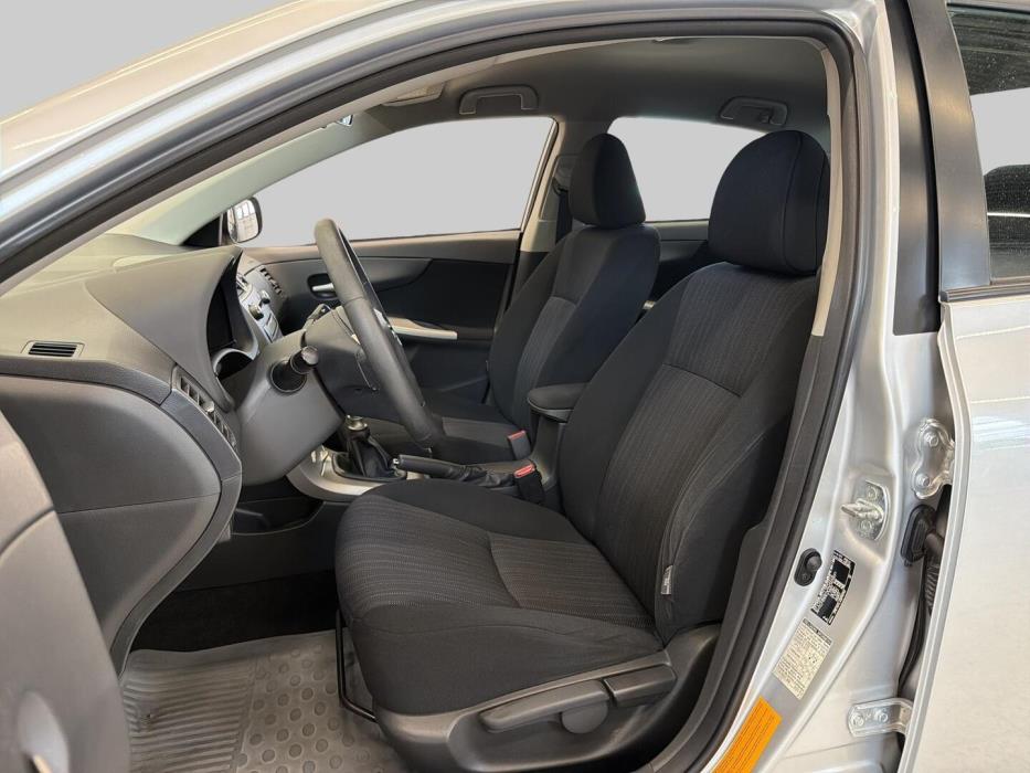 TOYOTA Corolla 2010
