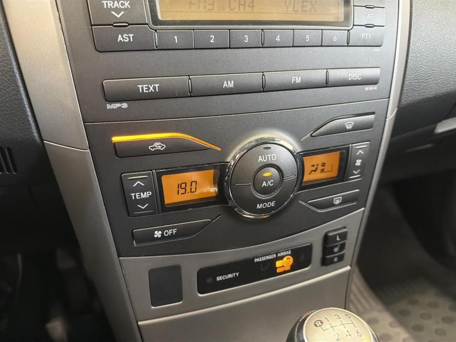 TOYOTA Corolla 2010