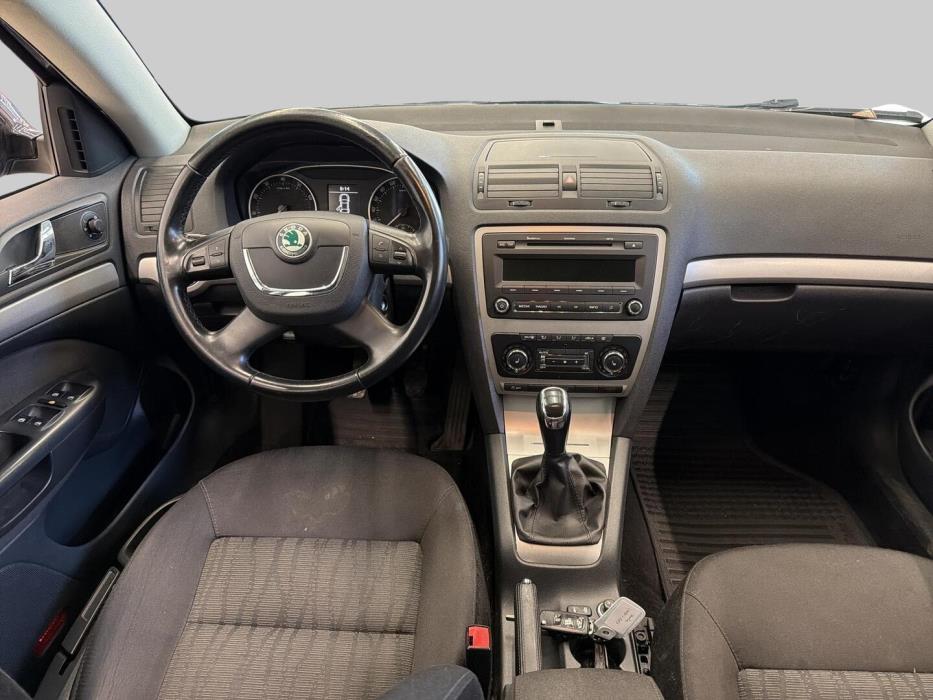 SKODA Octavia 2012