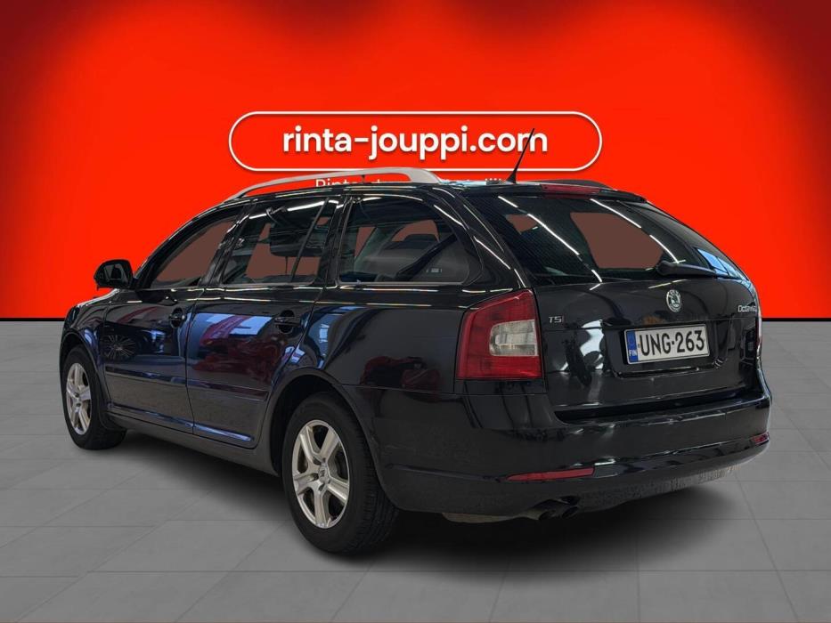 SKODA Octavia 2012