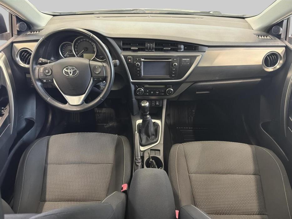 TOYOTA Auris 2013