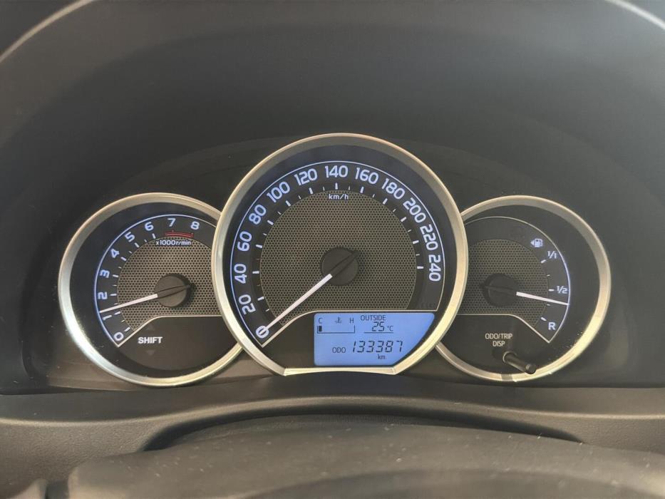 TOYOTA Auris 2013