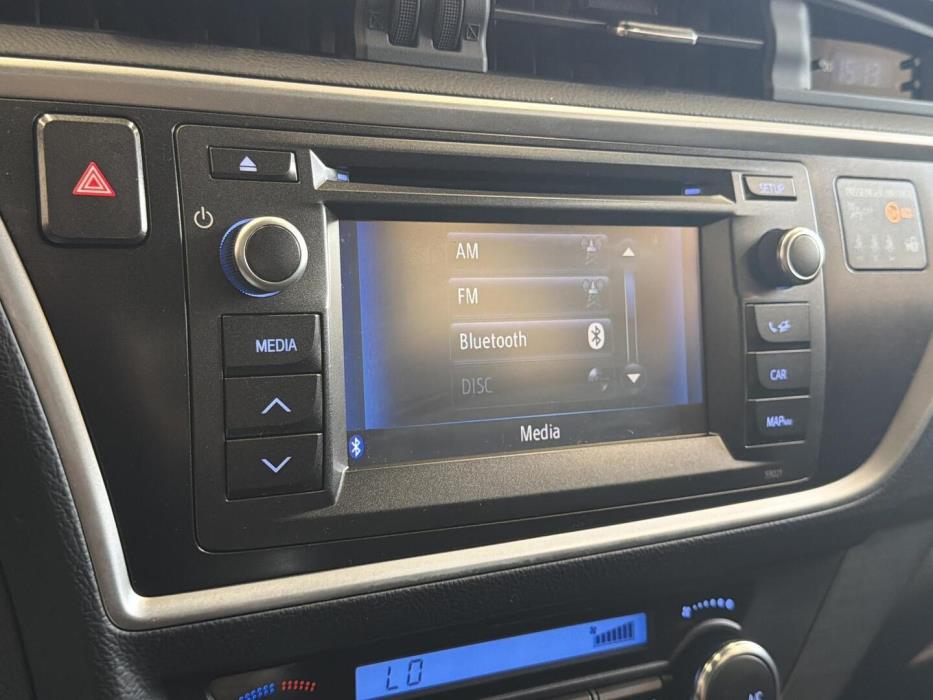 TOYOTA Auris 2013