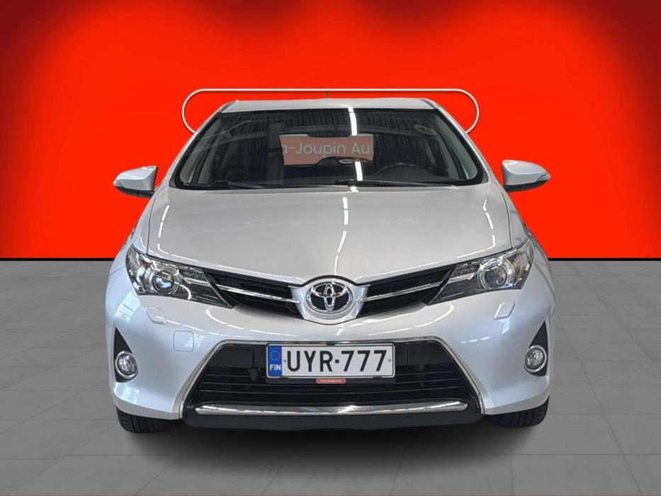 TOYOTA Auris 2013