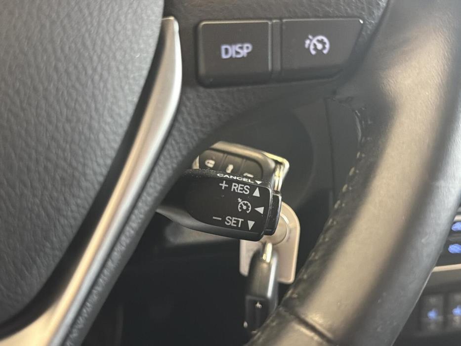 TOYOTA Auris 2013
