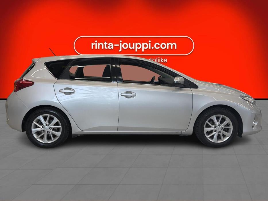 TOYOTA Auris 2013