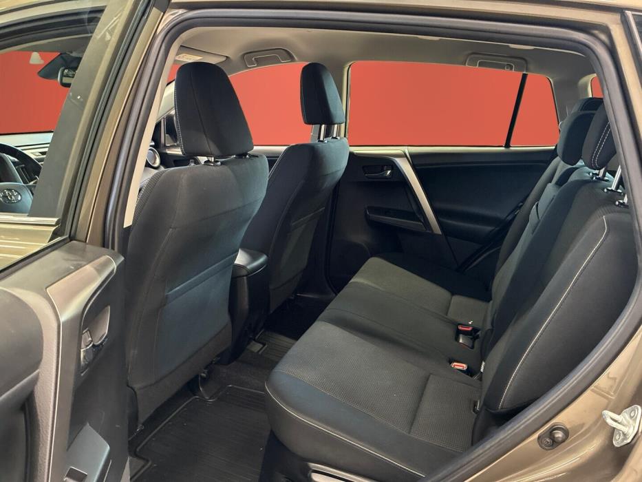 TOYOTA RAV4 2018