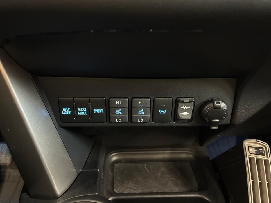 TOYOTA RAV4 2018