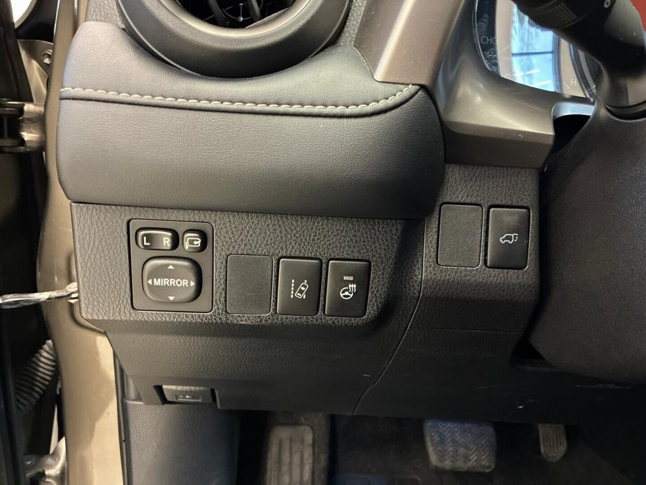 TOYOTA RAV4 2018