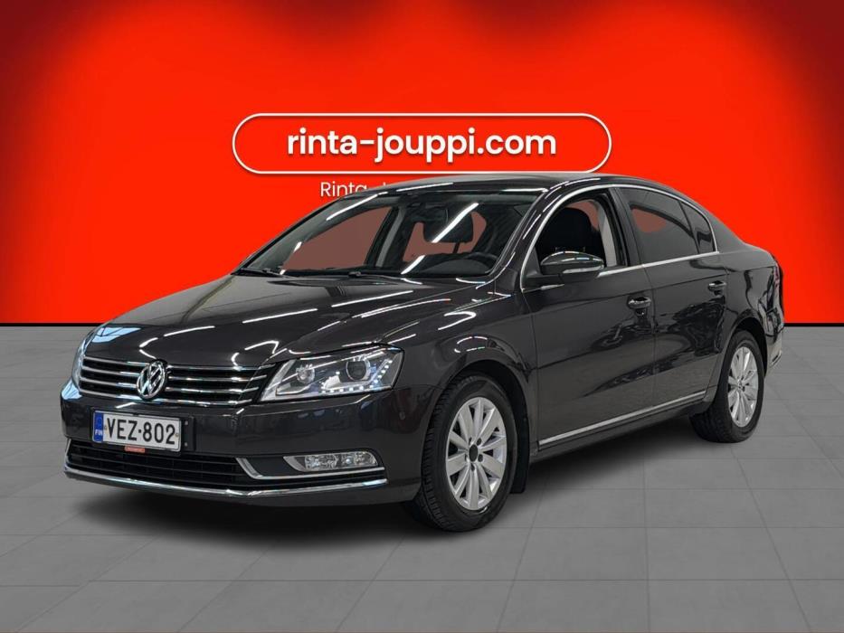 VOLKSWAGEN Passat 2011
