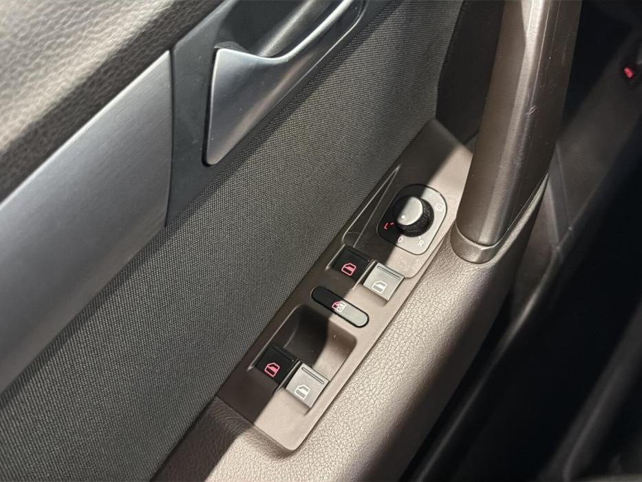 VOLKSWAGEN Passat 2011