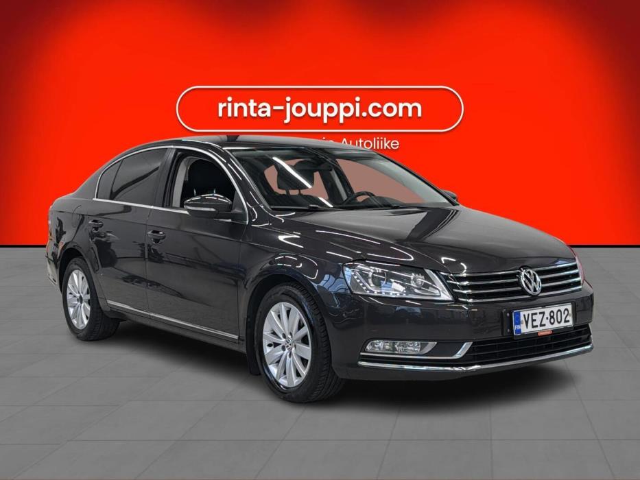 VOLKSWAGEN Passat 2011