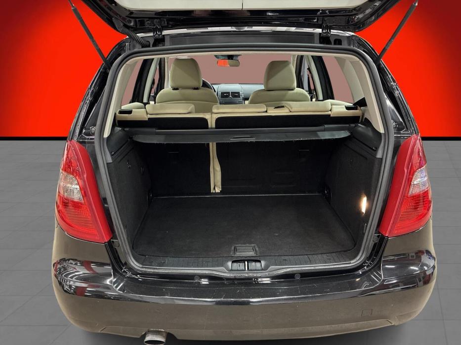 MERCEDES-BENZ A 2010