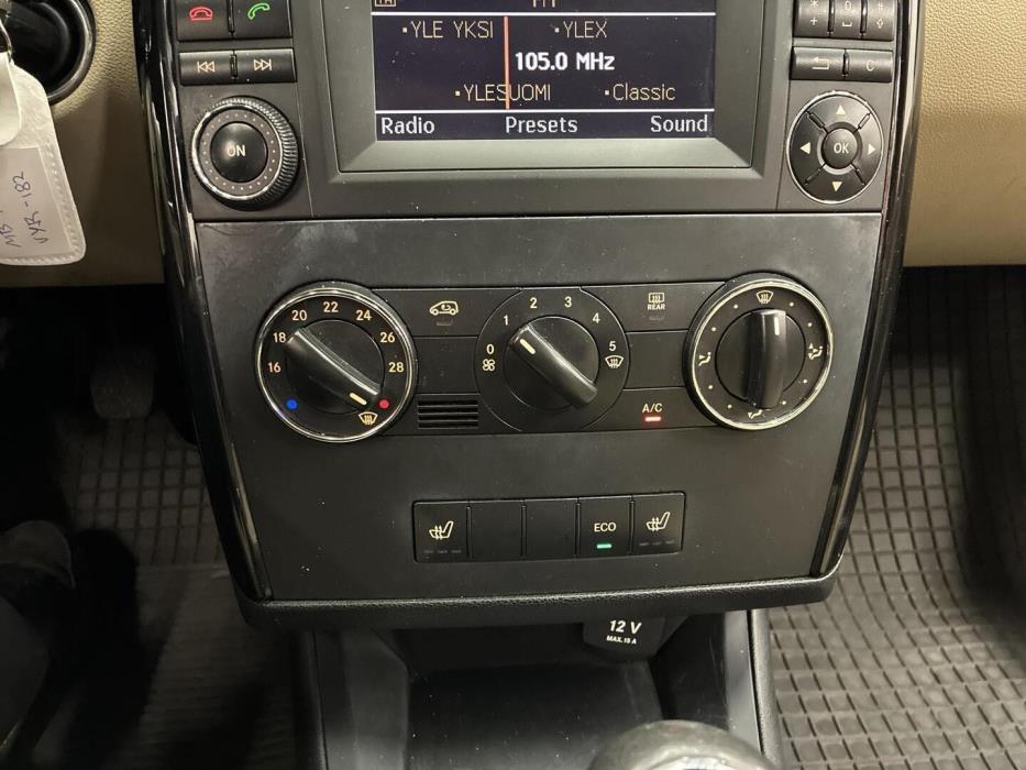 MERCEDES-BENZ A 2010