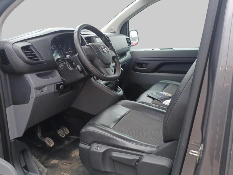 TOYOTA Proace 2016