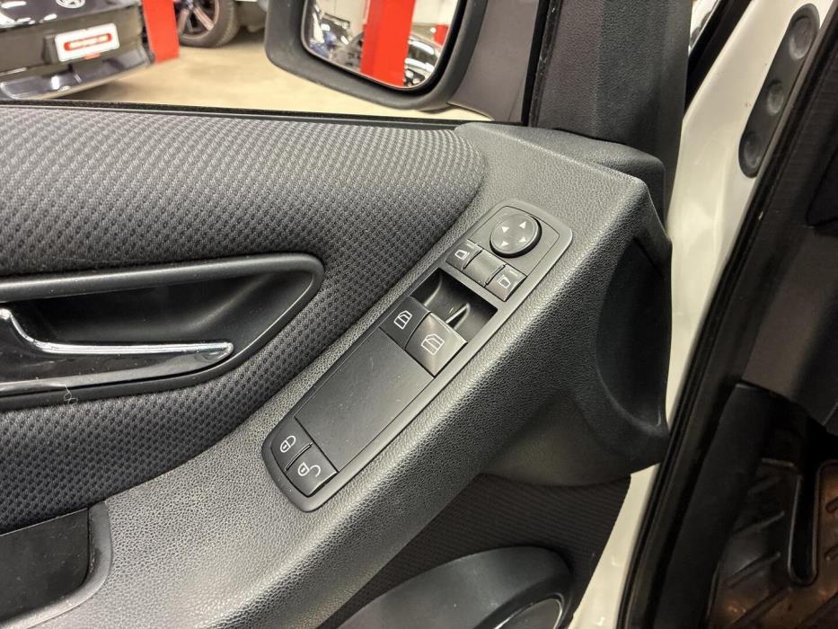 MERCEDES-BENZ B 2009