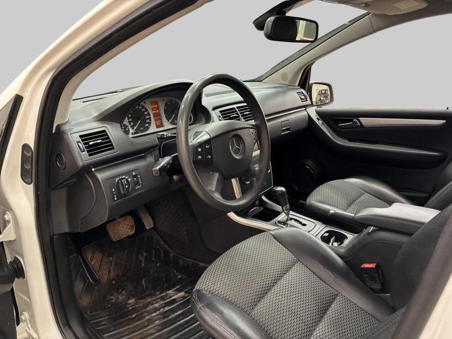 MERCEDES-BENZ B 2009