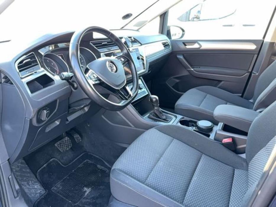 VOLKSWAGEN TOURAN 2019