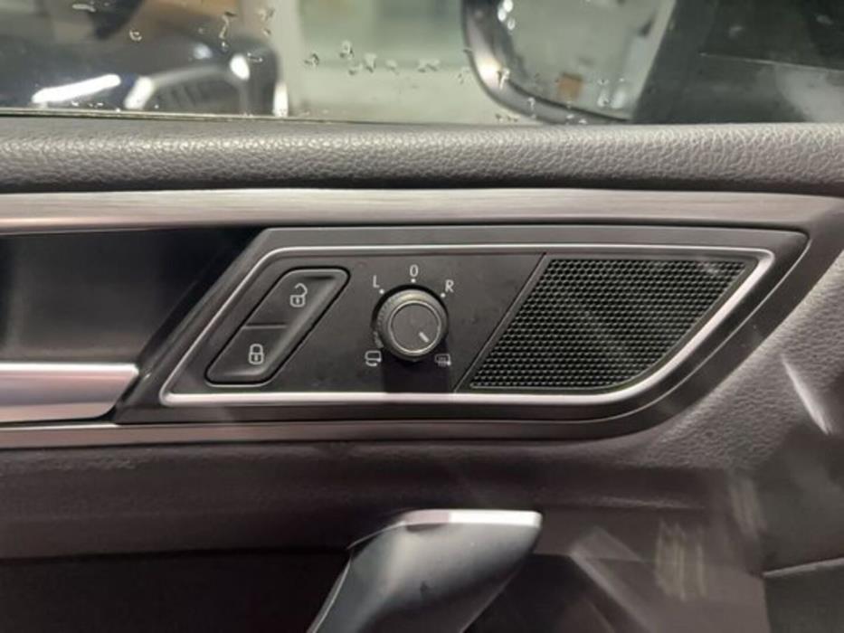 VOLKSWAGEN GOLF SPORTSVAN 2019