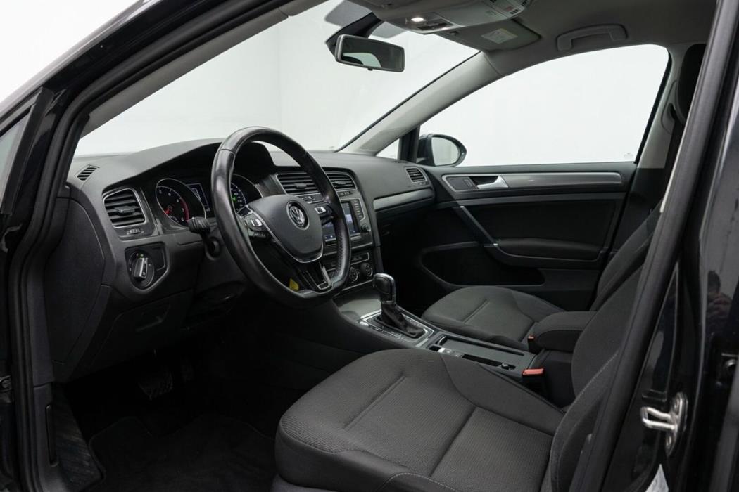 VOLKSWAGEN GOLF SPORTSVAN 2019