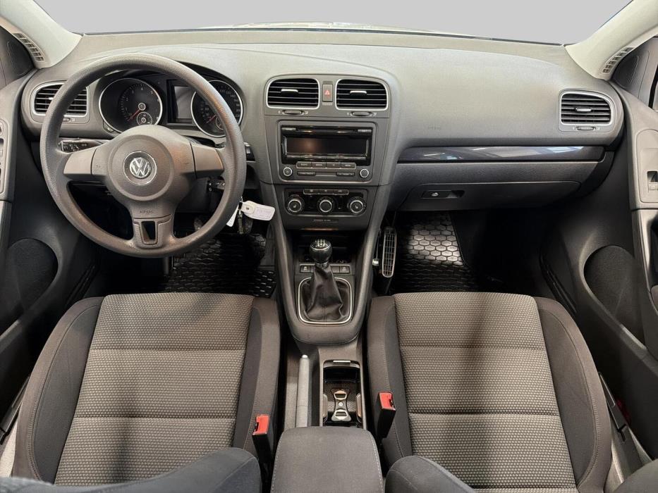 VOLKSWAGEN Golf 2012