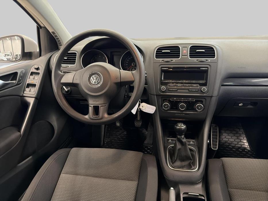 VOLKSWAGEN Golf 2012