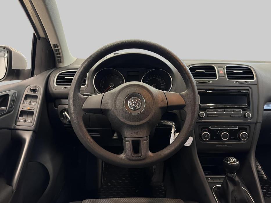 VOLKSWAGEN Golf 2012