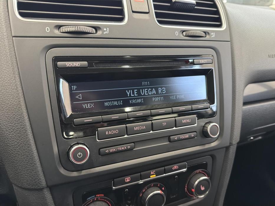 VOLKSWAGEN Golf 2012