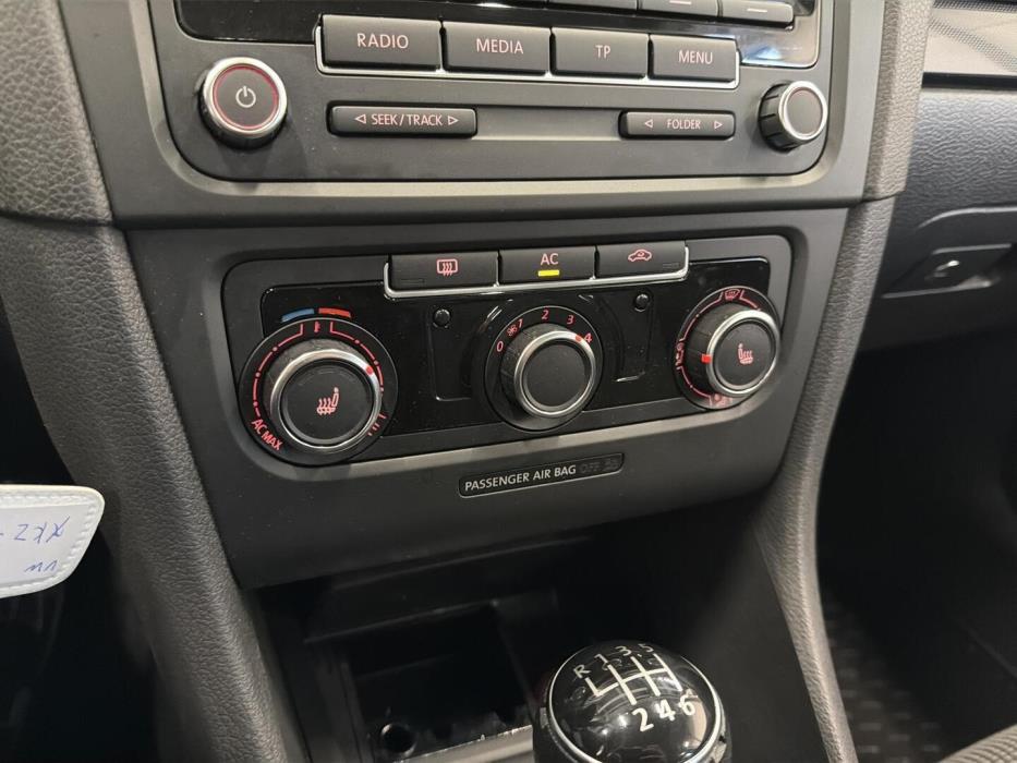 VOLKSWAGEN Golf 2012