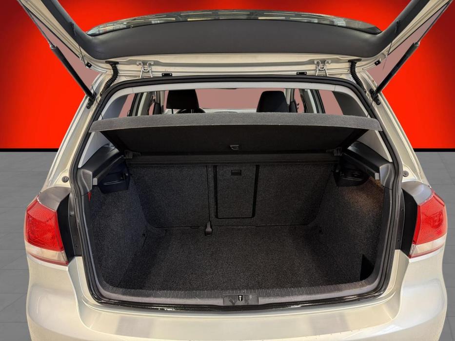 VOLKSWAGEN Golf 2012