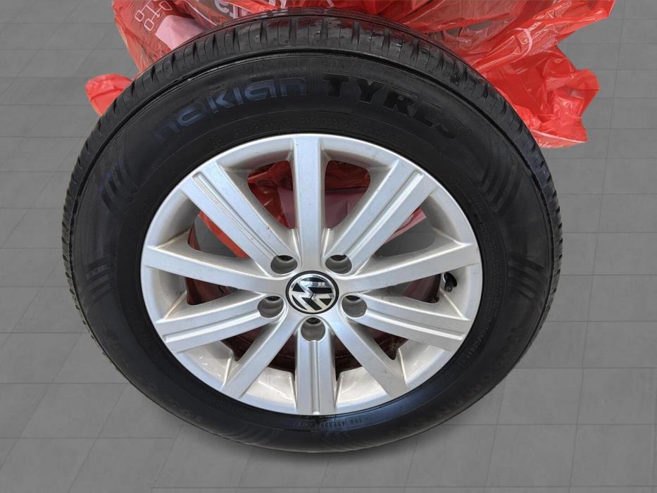 VOLKSWAGEN Golf 2012