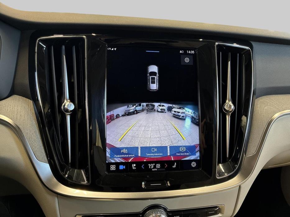 VOLVO V60 2023