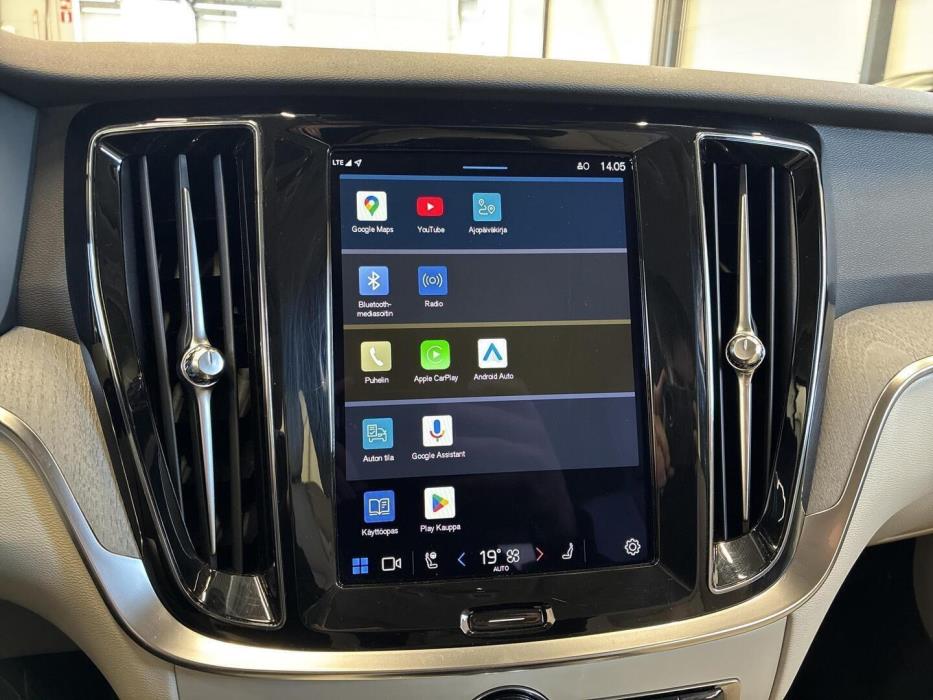 VOLVO V60 2023