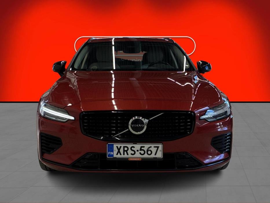 VOLVO V60 2023