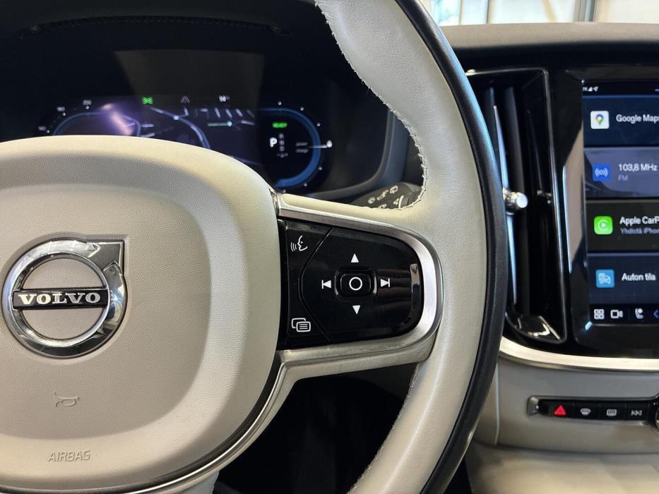 VOLVO V60 2023