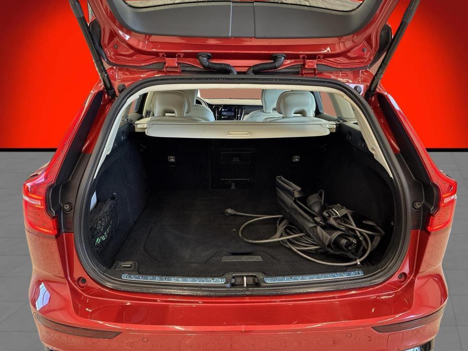 VOLVO V60 2023