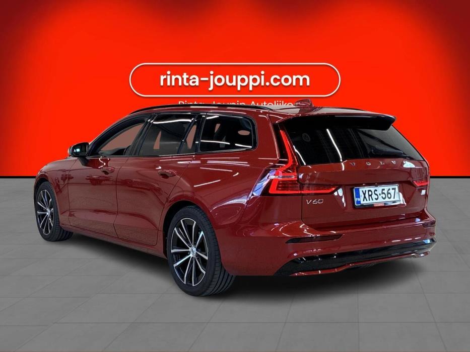 VOLVO V60 2023