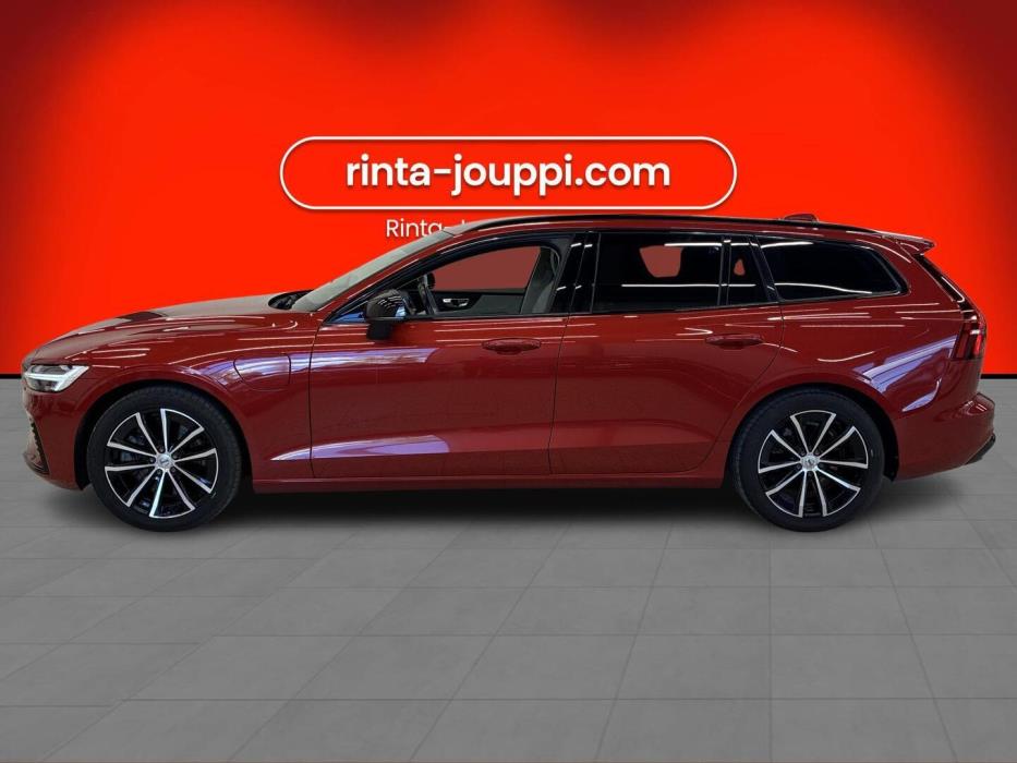 VOLVO V60 2023