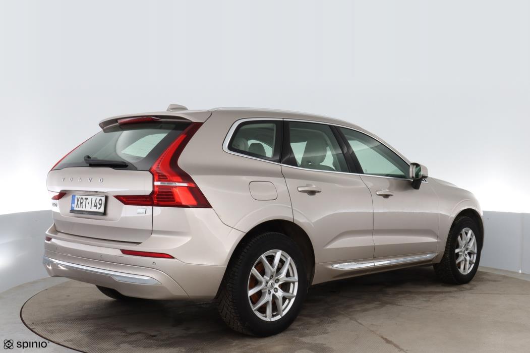 VOLVO XC60 2023