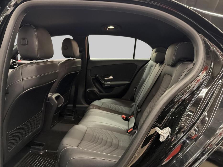 MERCEDES-BENZ A 2020