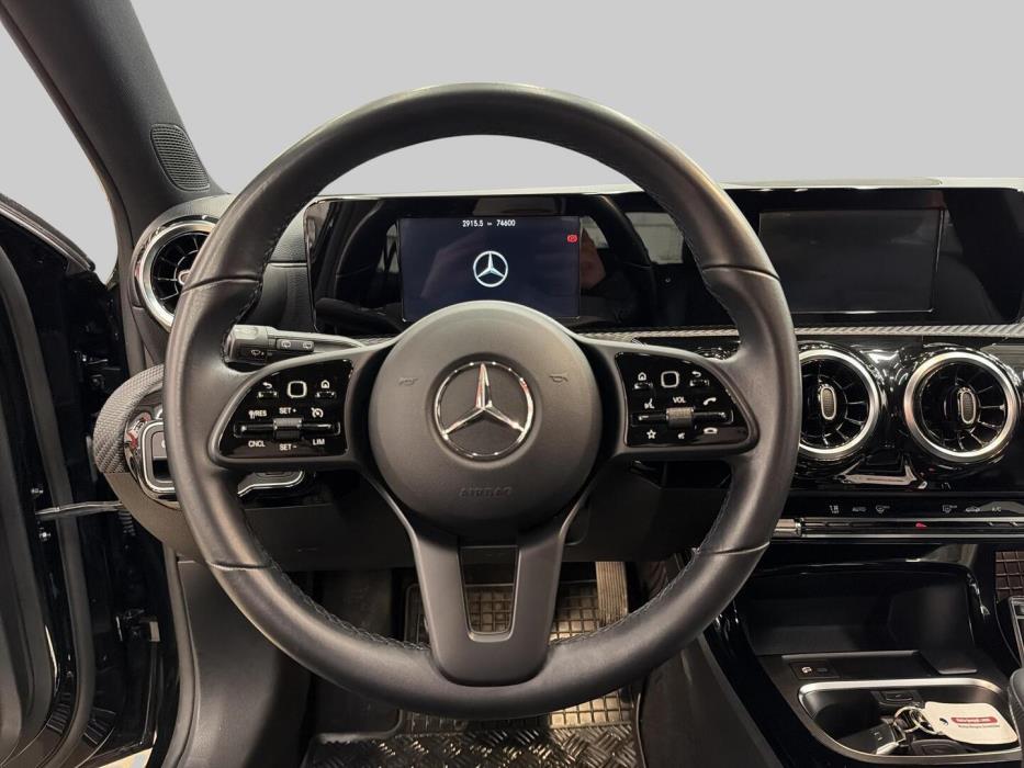 MERCEDES-BENZ A 2020