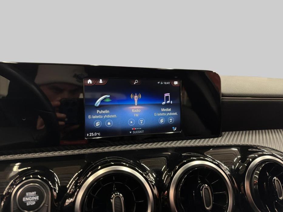 MERCEDES-BENZ A 2020