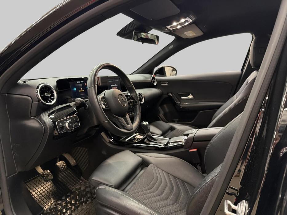 MERCEDES-BENZ A 2020