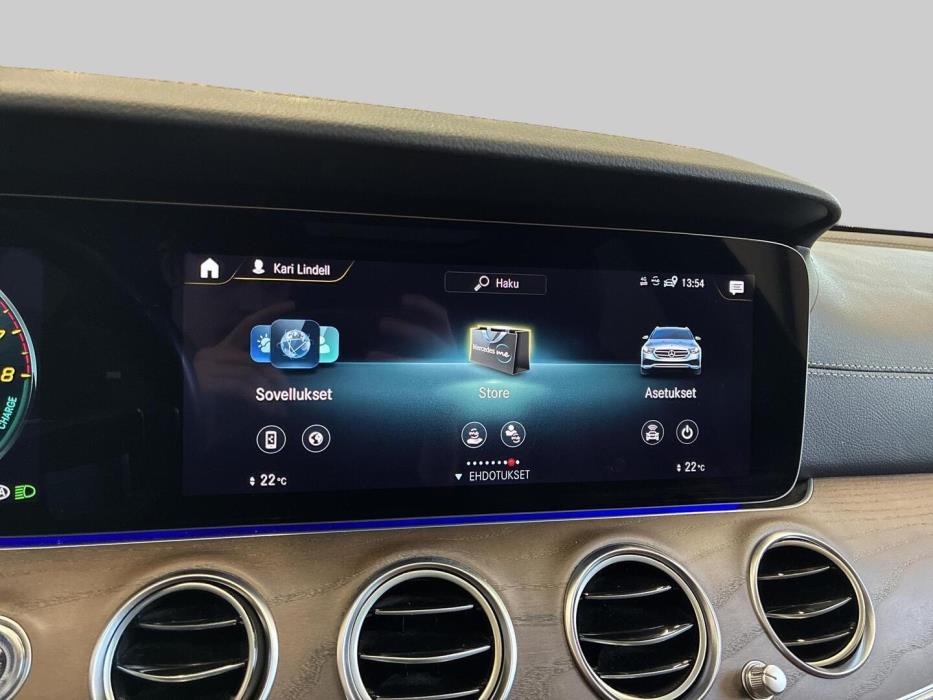 MERCEDES-BENZ E 2023