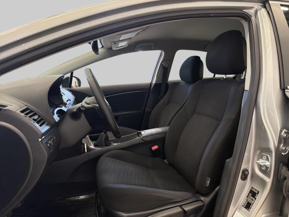 TOYOTA Avensis 2010