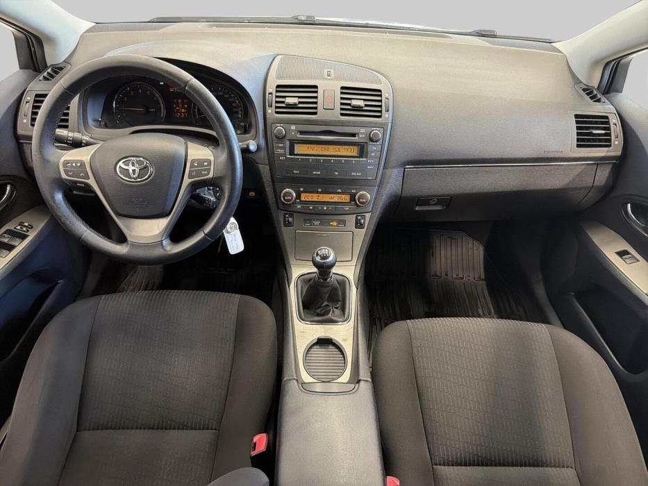 TOYOTA Avensis 2010